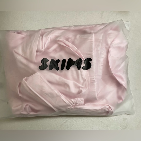 SKIMS NWT Sleep Long Sleeve Soft Pajama Set Pink Bloom Size XS - Picture 6 of 9